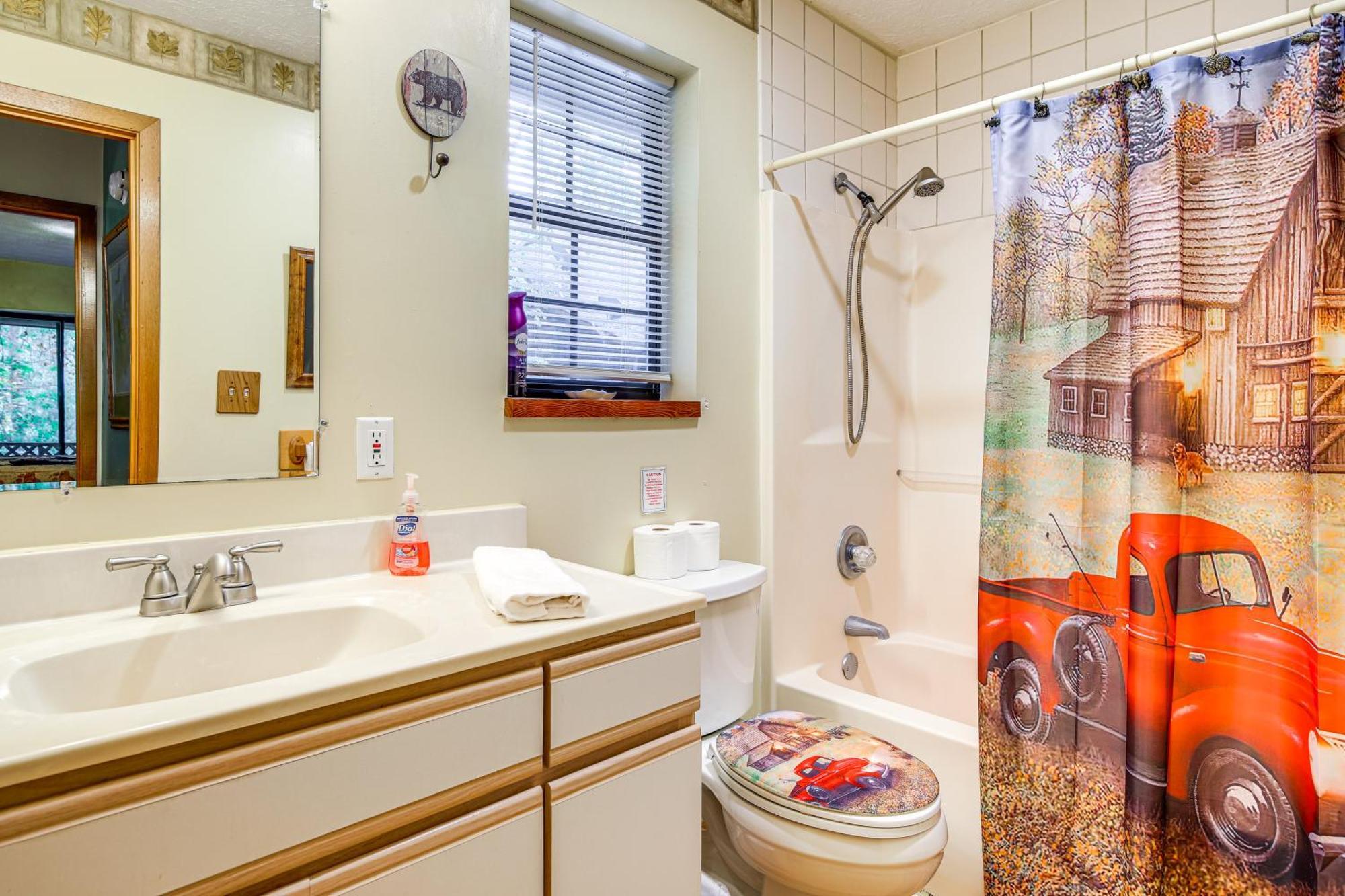 Pet-Friendly Sevierville Rental With Private Hot Tub Экстерьер фото